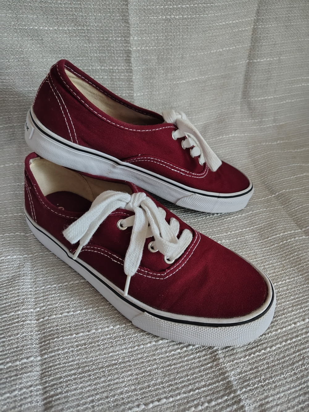 Airwalk Maroon Canvas Lace-Up Sneakers Women's Size 6.5 Casual Shoes